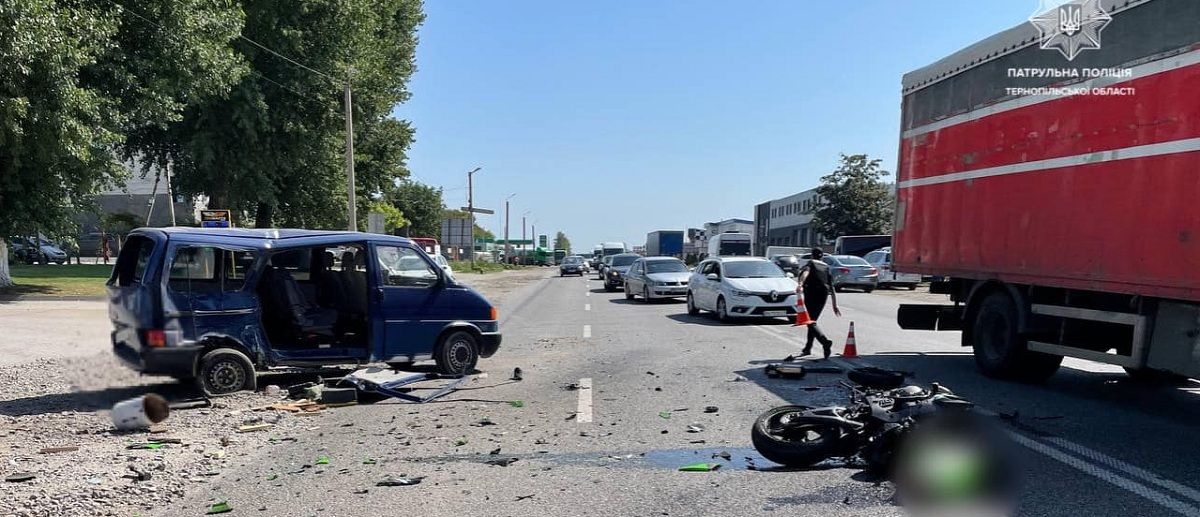 Новини Тернополя - фото з У Смиківцях ДТП: зіткнулись мотоцикл та мікроавтобус. Загинув депутат облради Іван Мурин