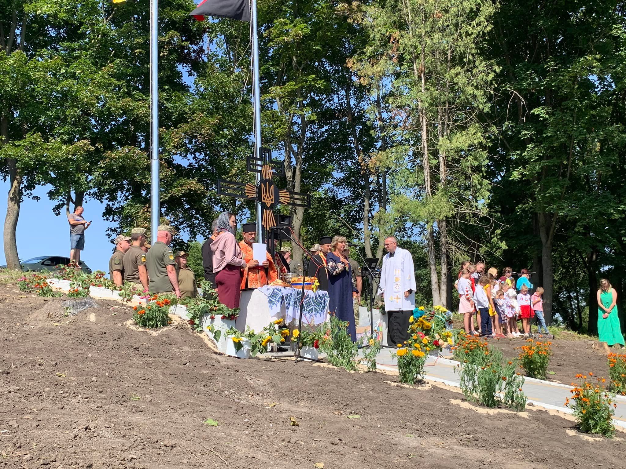 Новини Хмельницького - фото з Неподалік Хмельницького з'явився особливий меморіальний знак (ФОТО)