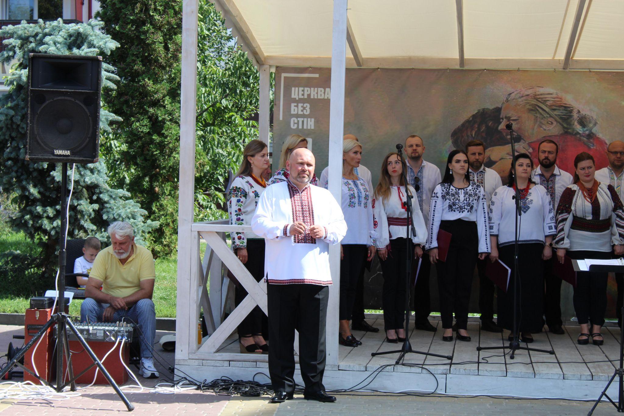 Новини Тернополя - фото з Переспівали популярні пісні. Як тернопільський хор збирав кошти для музикантів на фронті (ВІДЕО ДНЯ)