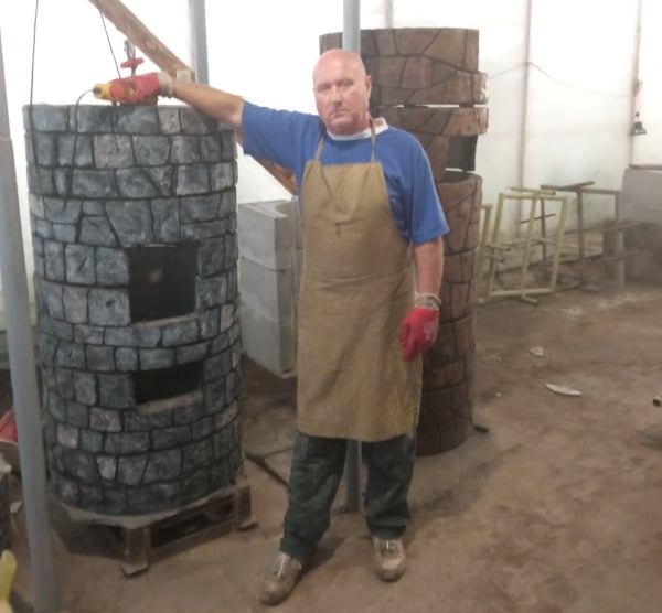 Новини Вінниці - фото з «Хочеться, аби більше людей грілися біля моїх печей». З бетону дешевші, ніж з цегли