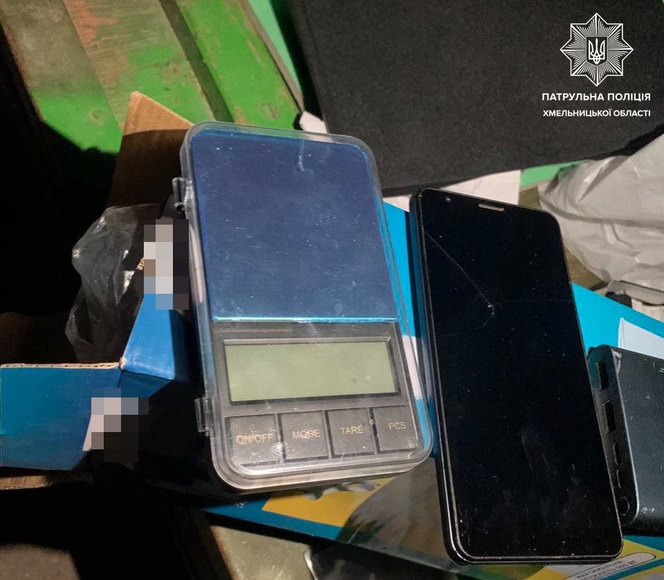 Новини Хмельницького - фото з У хмельничанина на блокпосту знайшли наркотики (ФОТО)