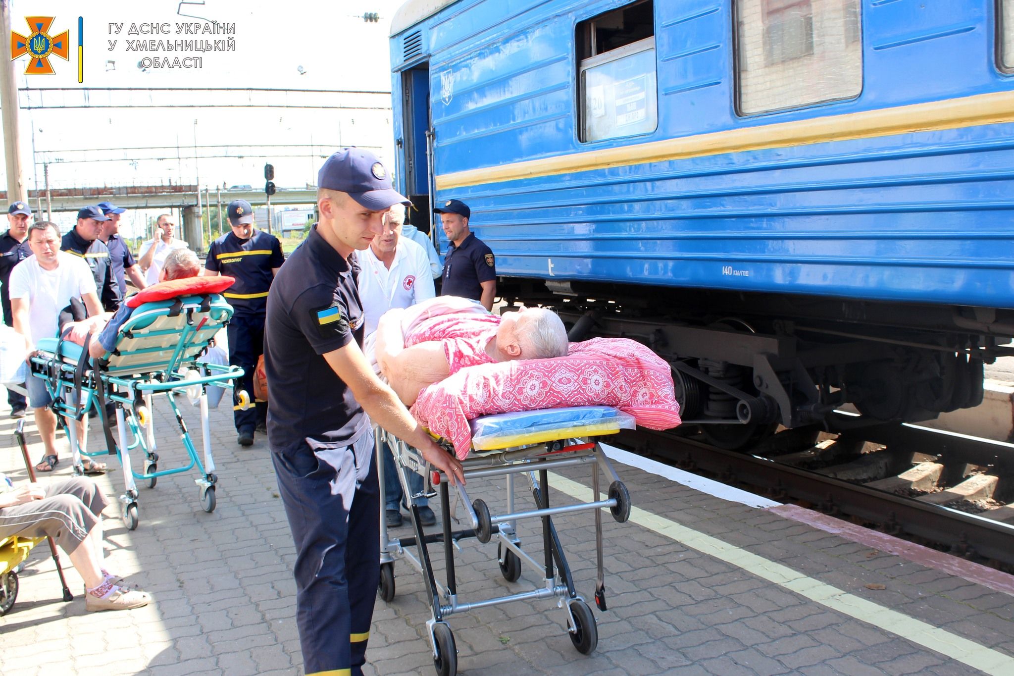 Новини Хмельницького - фото з У Хмельницький прибув черговий евакуаційний потяг з Донеччини (ФОТО)