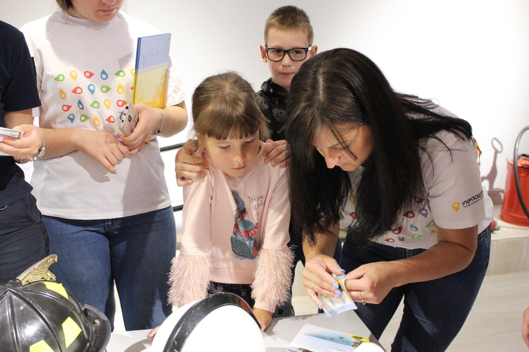 Новини Тернополя - фото з У Тернополі погасили марку, присвячену псу Патрону. Скільки коштує та як придбати? (РЕПОРТАЖ)