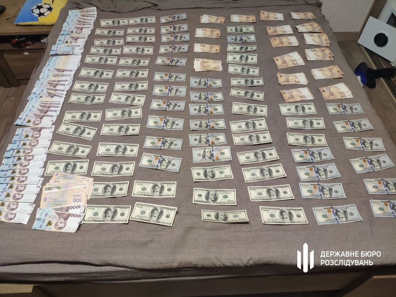 Новини Тернополя - фото з Чинив опір і намагався втекти: подробиці затримання заступника начальника податкової Тернопільщини