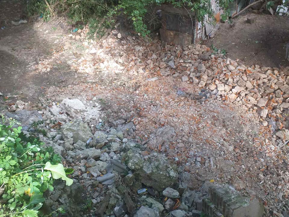 Новини Тернополя - фото з Від сміття чистять потік річки Ірва на Тернопільщині, де обвалився старовинний мур