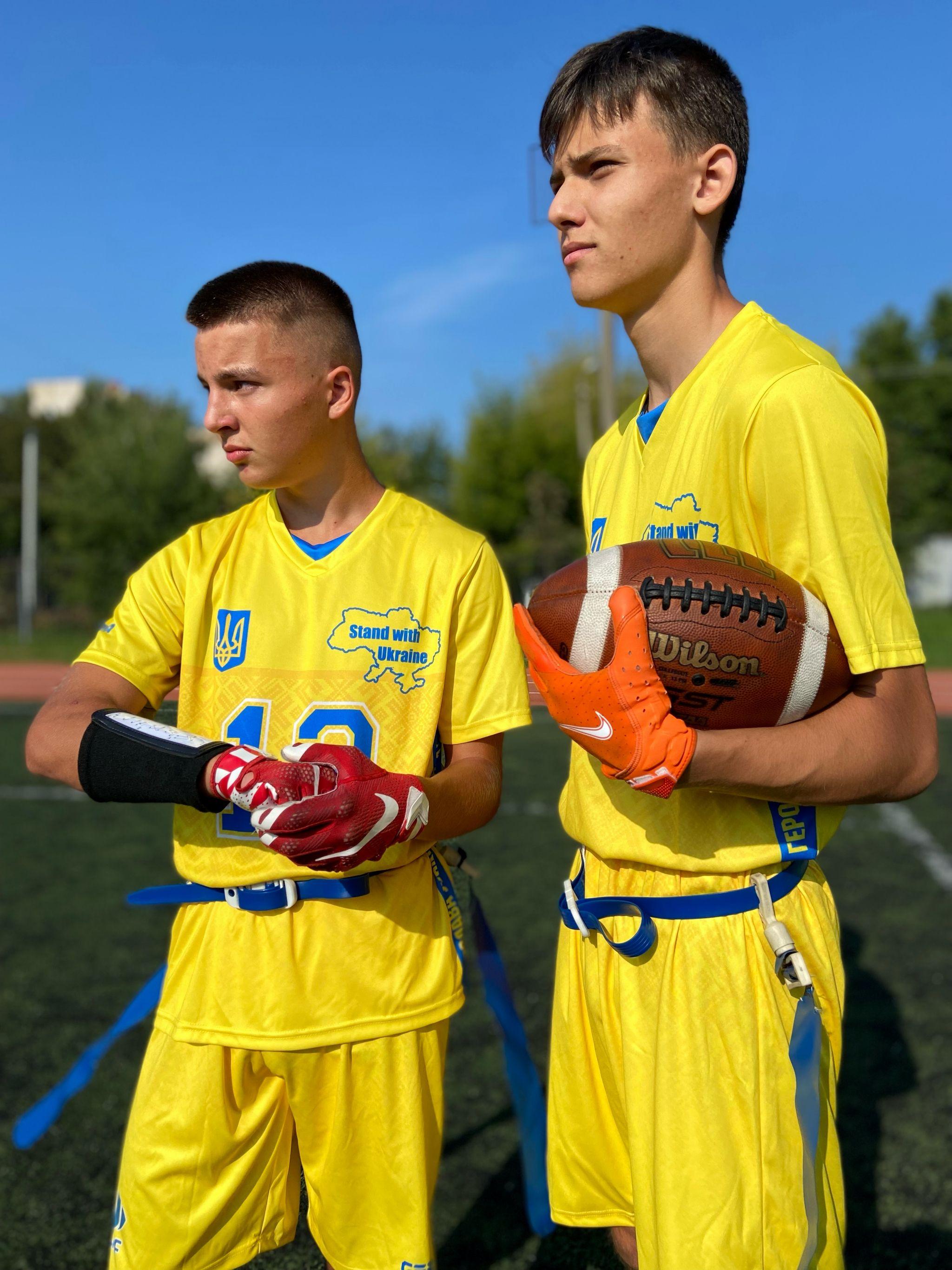 Новини Вінниці - фото з «Вінницькі Вовки» розіграють у благодійній лотереї сувенірний шолом, м'яч і футболку збірної