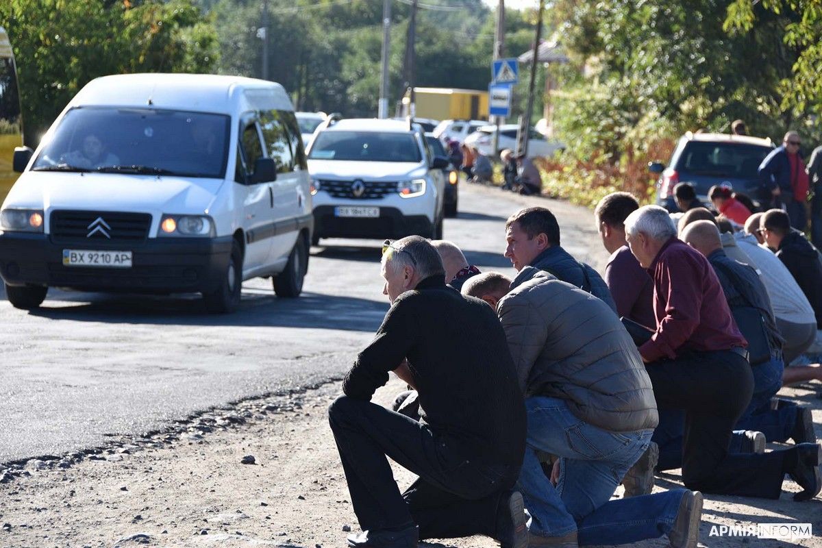 Новини Хмельницького - фото з Він першим йшов у бій: на Хмельниччині попрощалися із Василем Луциком (ФОТО, ВІДЕО)