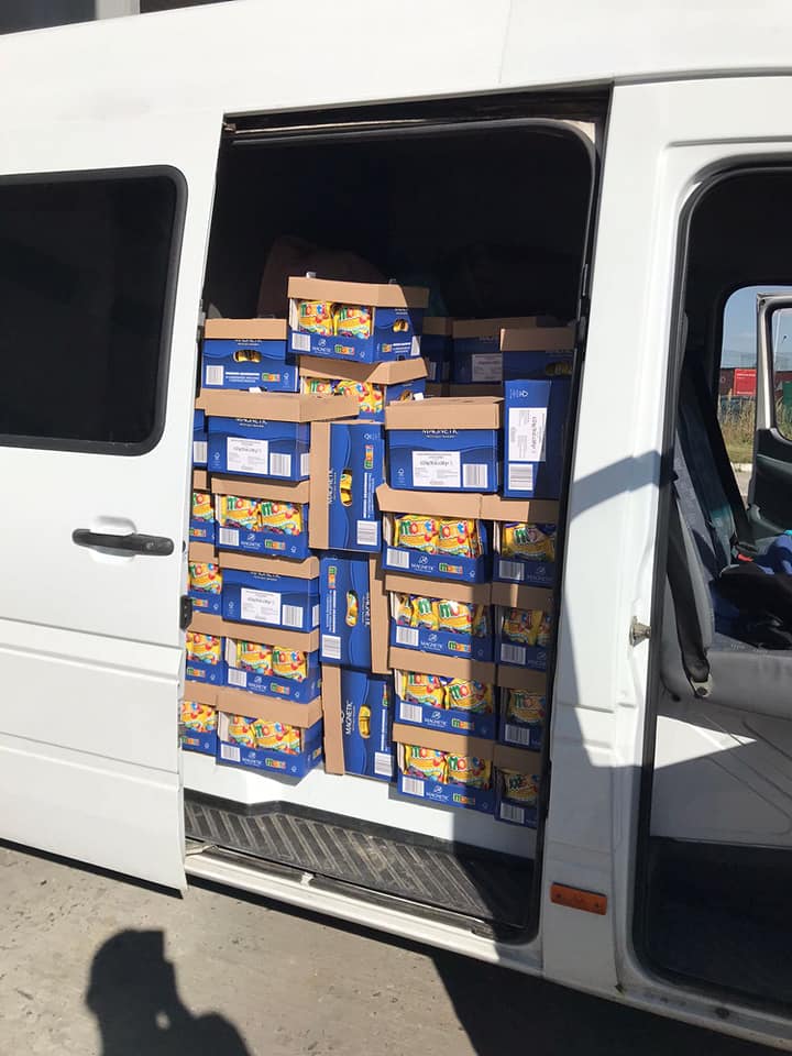 Новини Хмельницького - фото з У хмельничанина в бусі з гуманітаркою митники виявили контрабанду нового одягу