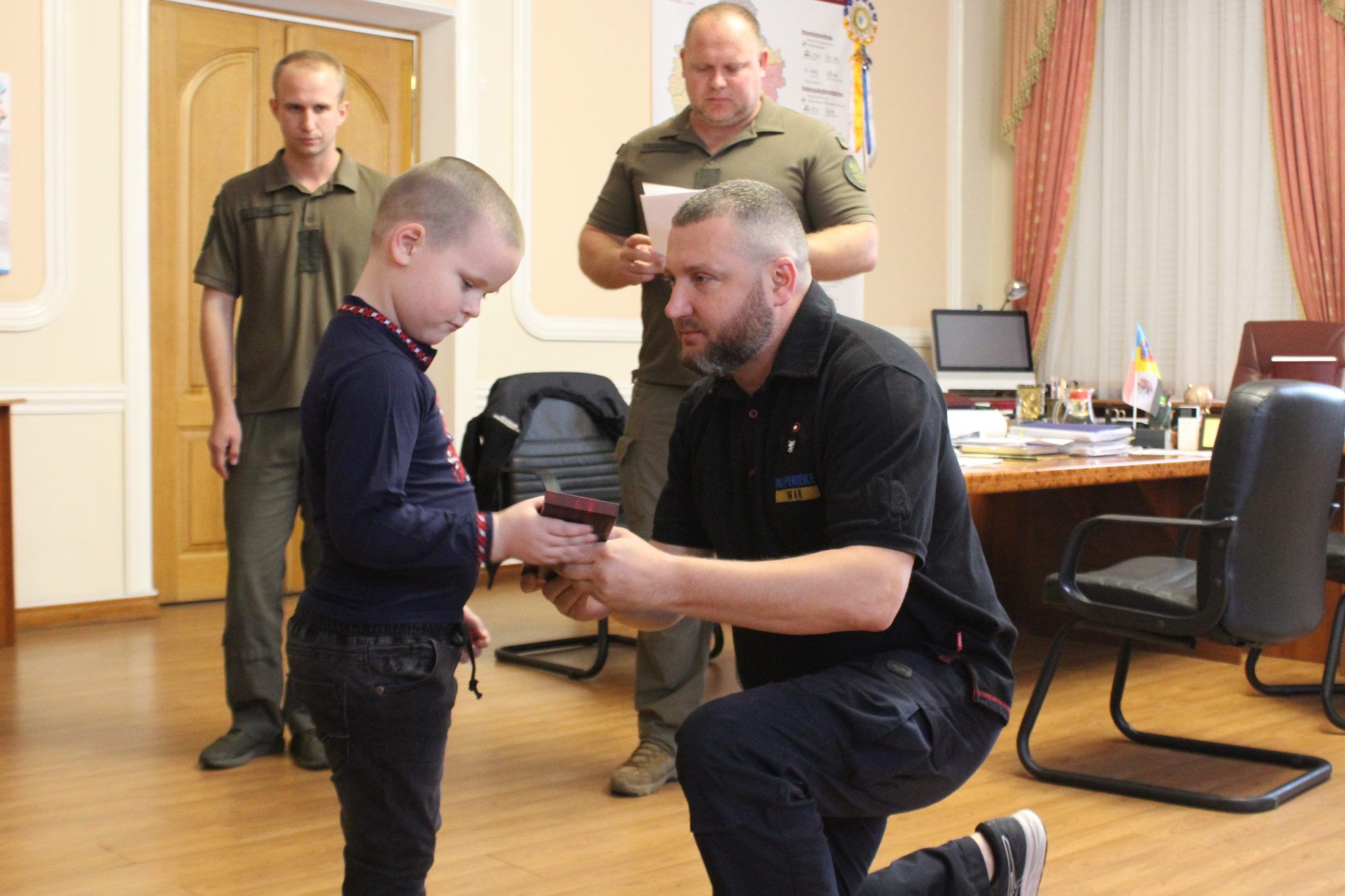 Новини Хмельницького - фото з Зеленський посмертно нагородив орденами двох «азовців» з Хмельниччини