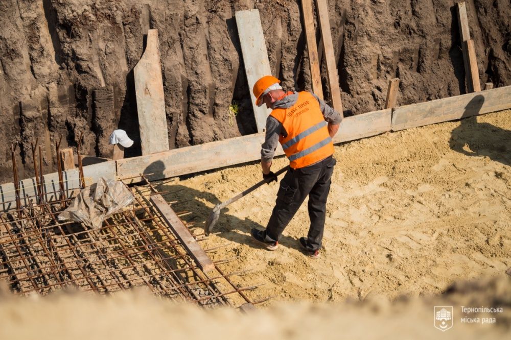 Новини Тернополя - фото з На вул. Галицькій триває будівництво дощового колектора. Що вже зробили