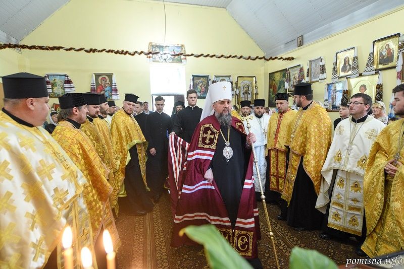 Новини Тернополя - фото з До одного із тернопільських храмів завітав Митрополит Епіфаній. Як це було? (РЕПОРТАЖ)