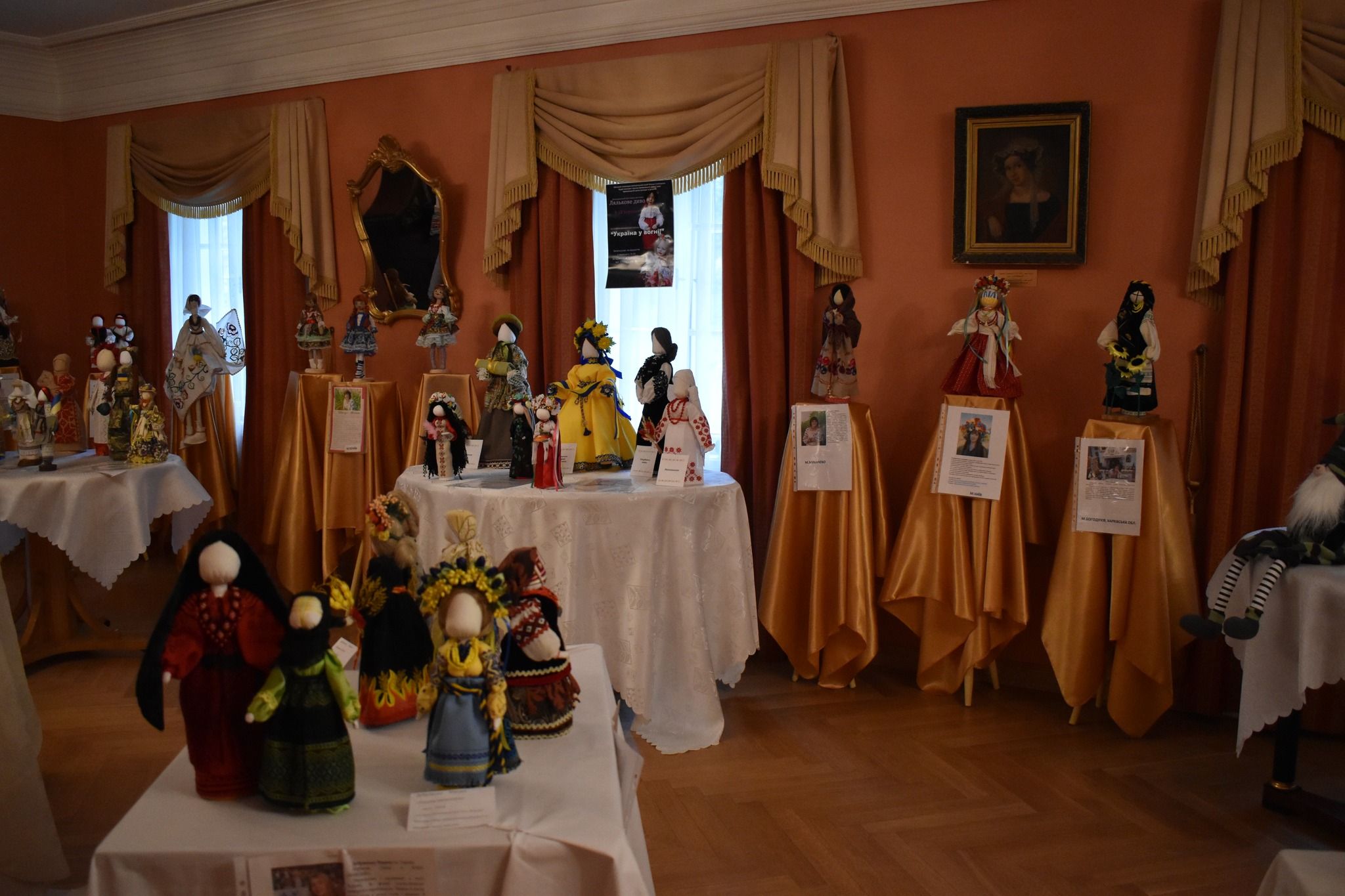 Новини Тернополя - фото з Ляльки-берегині, месниці, суворі та грізні: у Кременці триває Всеукраїнський фестиваль «Лялькове диво»