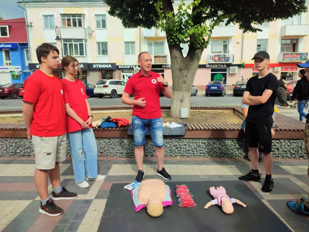 Новини Хмельницького - фото з Червоний хрест встановлюватиме національний рекорд на Хмельниччині