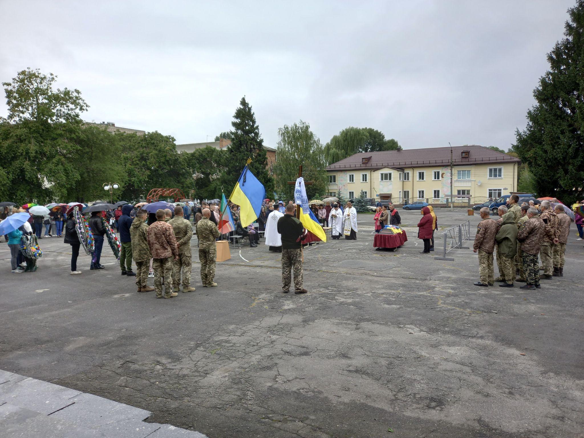 Новини Козятина - фото з Козятин провів в останню путь Героя Романа Береговича