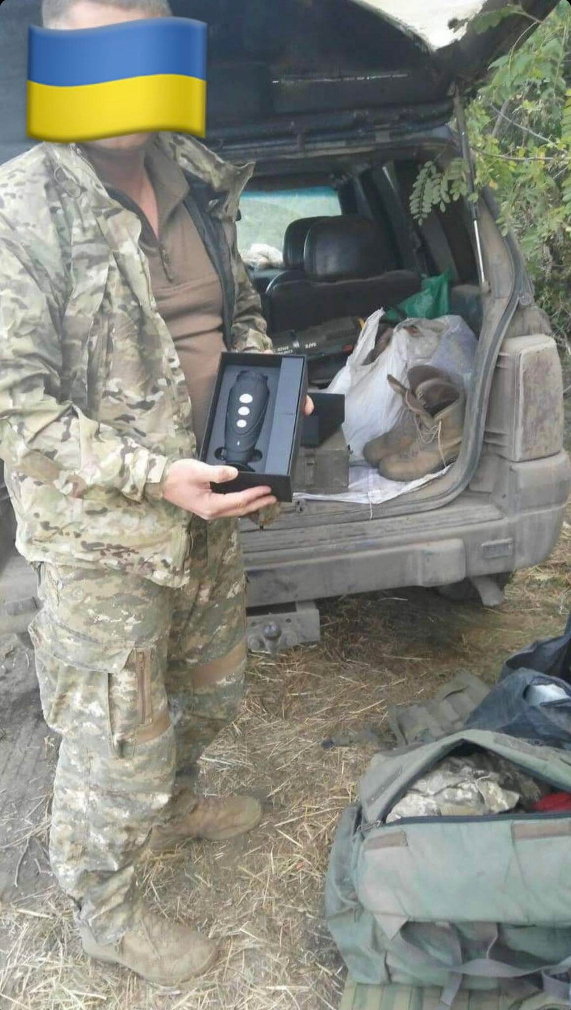 Новини Вінниці - фото з «Мак» і «Патрон» допомогли зібрати кошти на тепловізор. Дизайнер Світлана Теренчук малює для ЗСУ