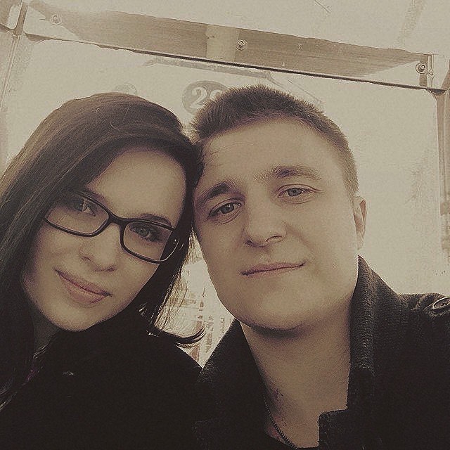 Новини Хмельницького - фото з Льотчик і батько двох дітей загинув на Київщині. Йому не дали звання Героя На зображенні може бути: 2 людини