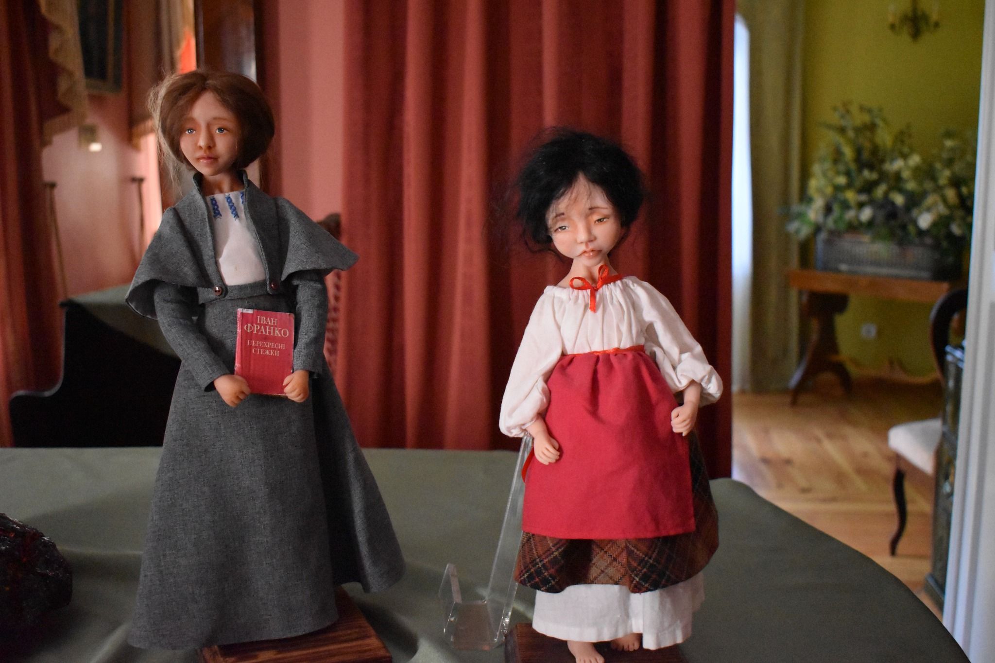 Новини Тернополя - фото з Ляльки-берегині, месниці, суворі та грізні: у Кременці триває Всеукраїнський фестиваль «Лялькове диво»