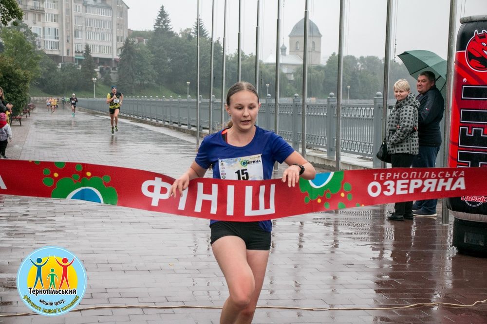 Новини Тернополя - фото з У «Тернопільській Озеряні-2022» цьогоріч взяли участь 250 бігунів. Які результати змагань
