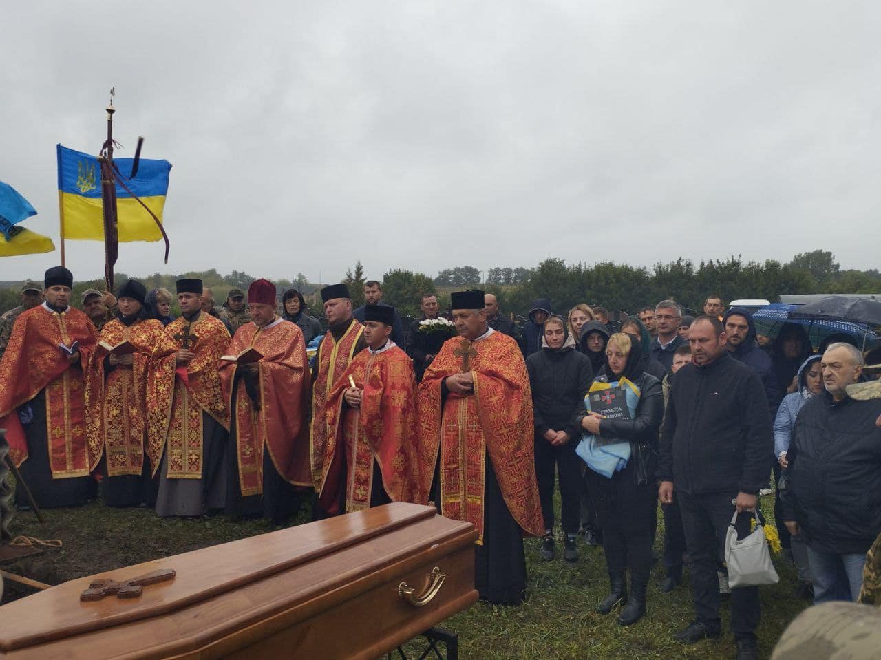 Новини Тернополя - фото з Загинули такими молодими… У Козівській ОТГ попрощались із двома бійцями – Григорієм Смачило і Дмитром Антикузом
