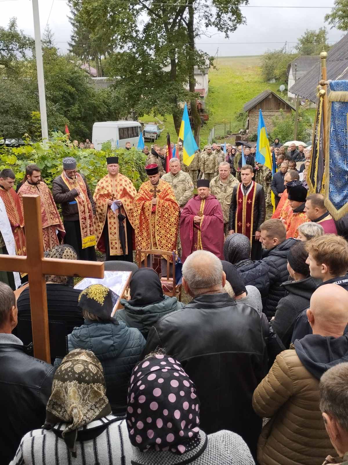 Новини Тернополя - фото з Загинули такими молодими… У Козівській ОТГ попрощались із двома бійцями – Григорієм Смачило і Дмитром Антикузом