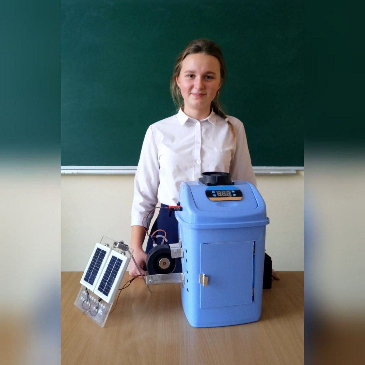 Новини Хмельницького - фото з Випускниця з Хмельниччини створила екохолодильник на сонячних батареях