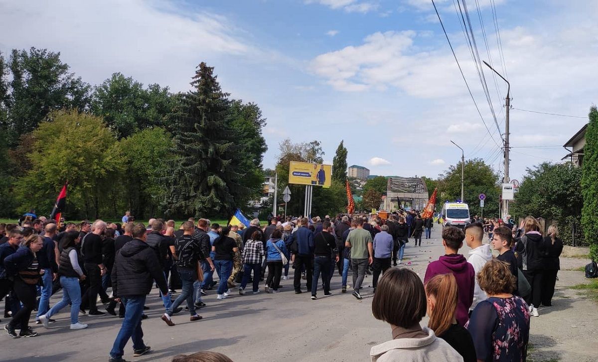 Новини Тернополя - фото з Ми — всі, хто тебе знав і любив, будемо вчитися жити без тебе… Прощаються з Василем Мармусом