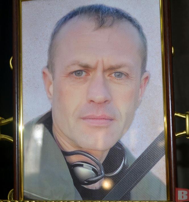 Новини Хмельницького - фото з “Чекайте на мене з перемогою”. Хмельницький попрощався з воїном Вадимом Рудим