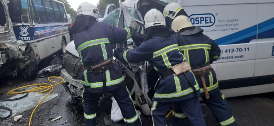 На зображенні може бути: 2 людини та на відкритому повітрі