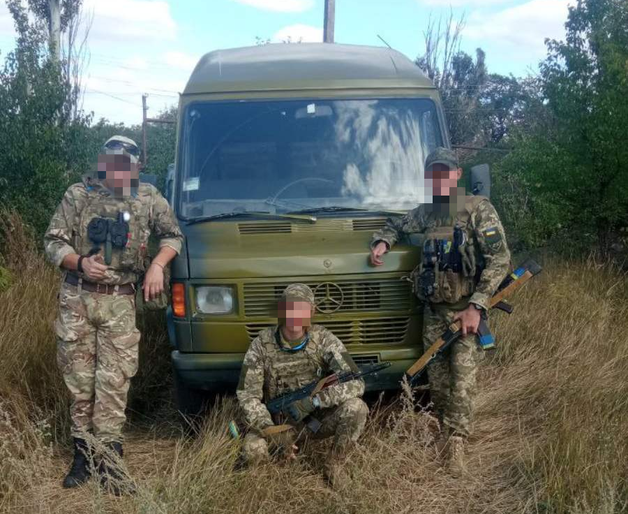 Новини Козятина - фото з «Хлопці щасливі, що нарешті у них є бус. Він їх буквально рятує»