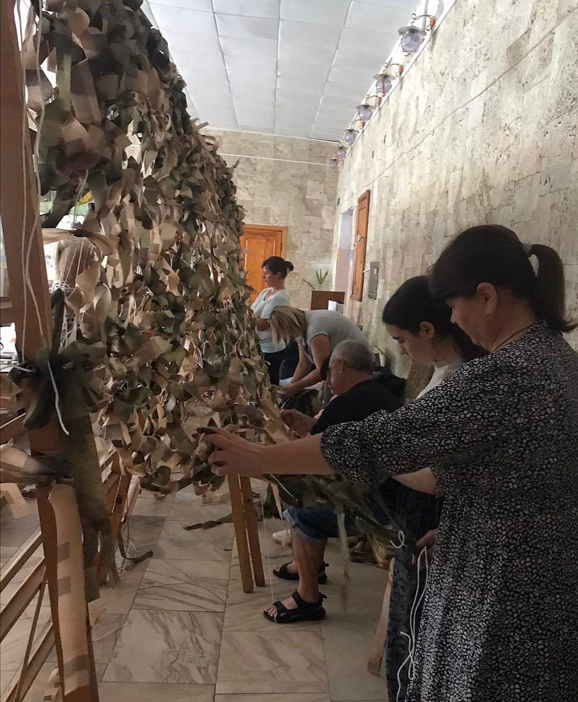 Новини Вінниці - фото з «Давай спробуй, це ж фігня». Як «павучки» у Шаргороді навчили киянку плести сітки, тепер робить це у столиці