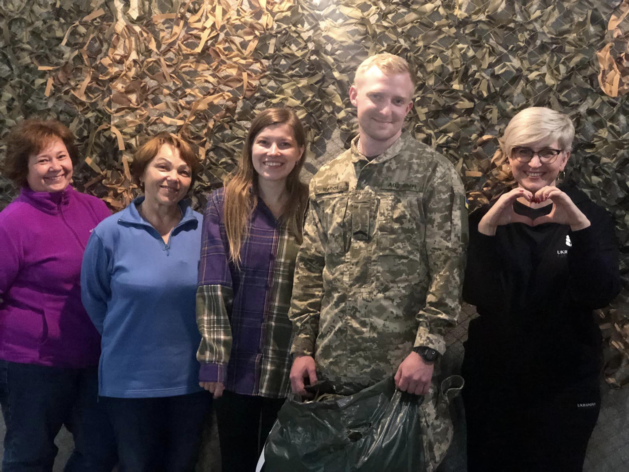 Новини Вінниці - фото з «Давай спробуй, це ж фігня». Як «павучки» у Шаргороді навчили киянку плести сітки, тепер робить це у столиці