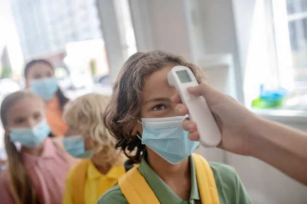 Новини Тернополя - фото з У школах повертають масковий режим для учнів. Кількість хворих на ковід серед дітей росте