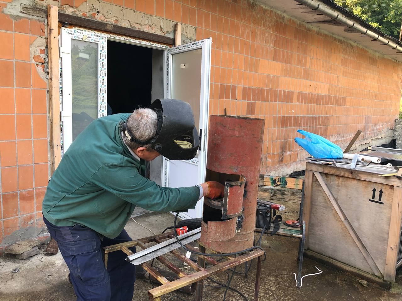 Новини Тернополя - фото з Тисяча гривень – і взимку не змерзнеш. Тернополянин радить, як зробити власний засіб для обігріву