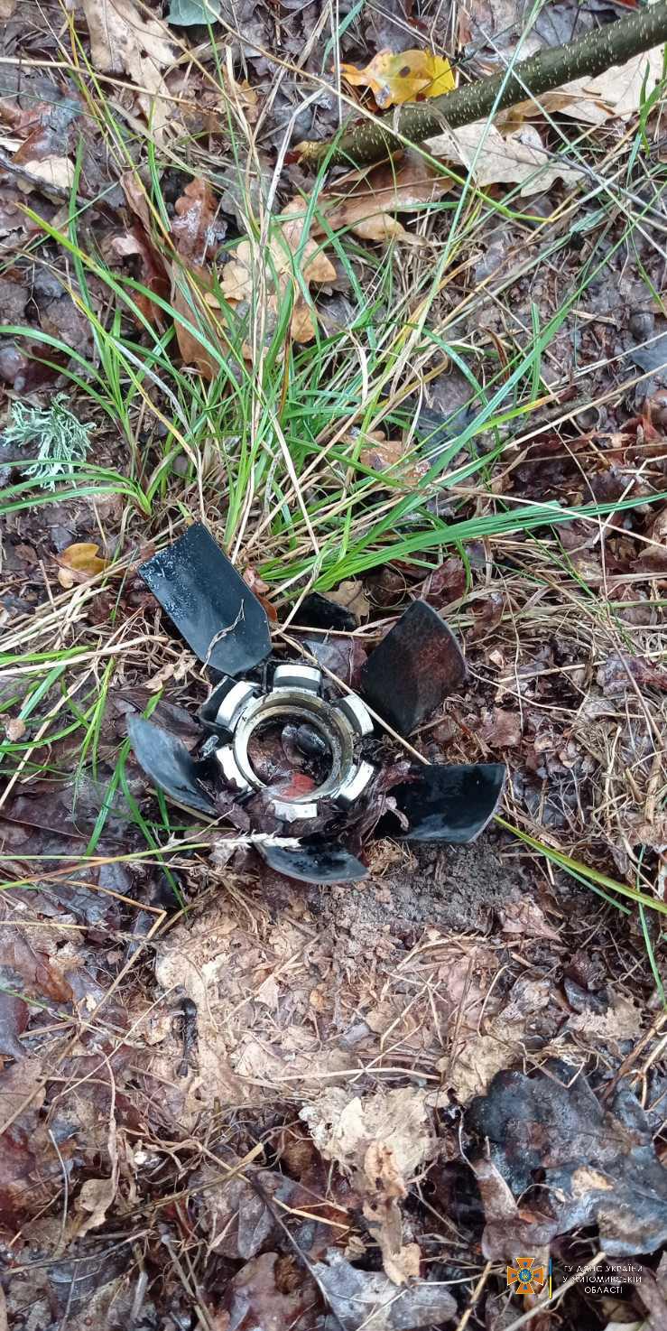 Новини Житомира - фото з На Малинщині піротехніки знищили два елементи сучасних реактивних снарядів