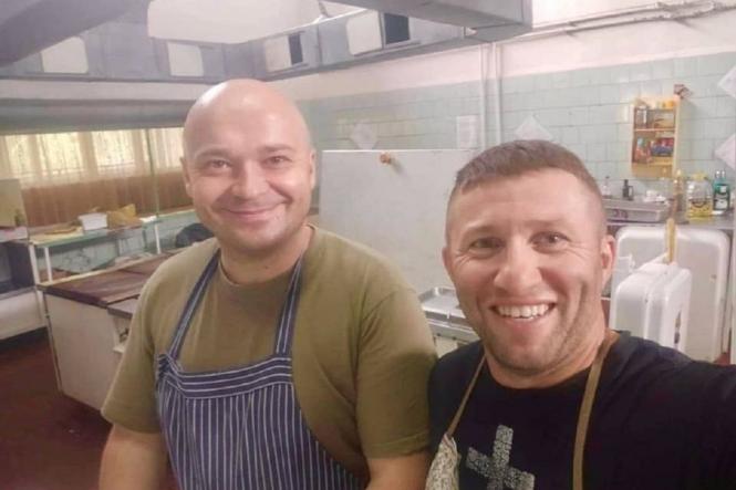 Новини Вінниці - фото з Повернення вінничан з полону та інше важливе за 22 вересня у Вінниці Готують не тільки смачно, а й красиво. Історія кухарів-тероборонівців «Круглого» та «Джонса»