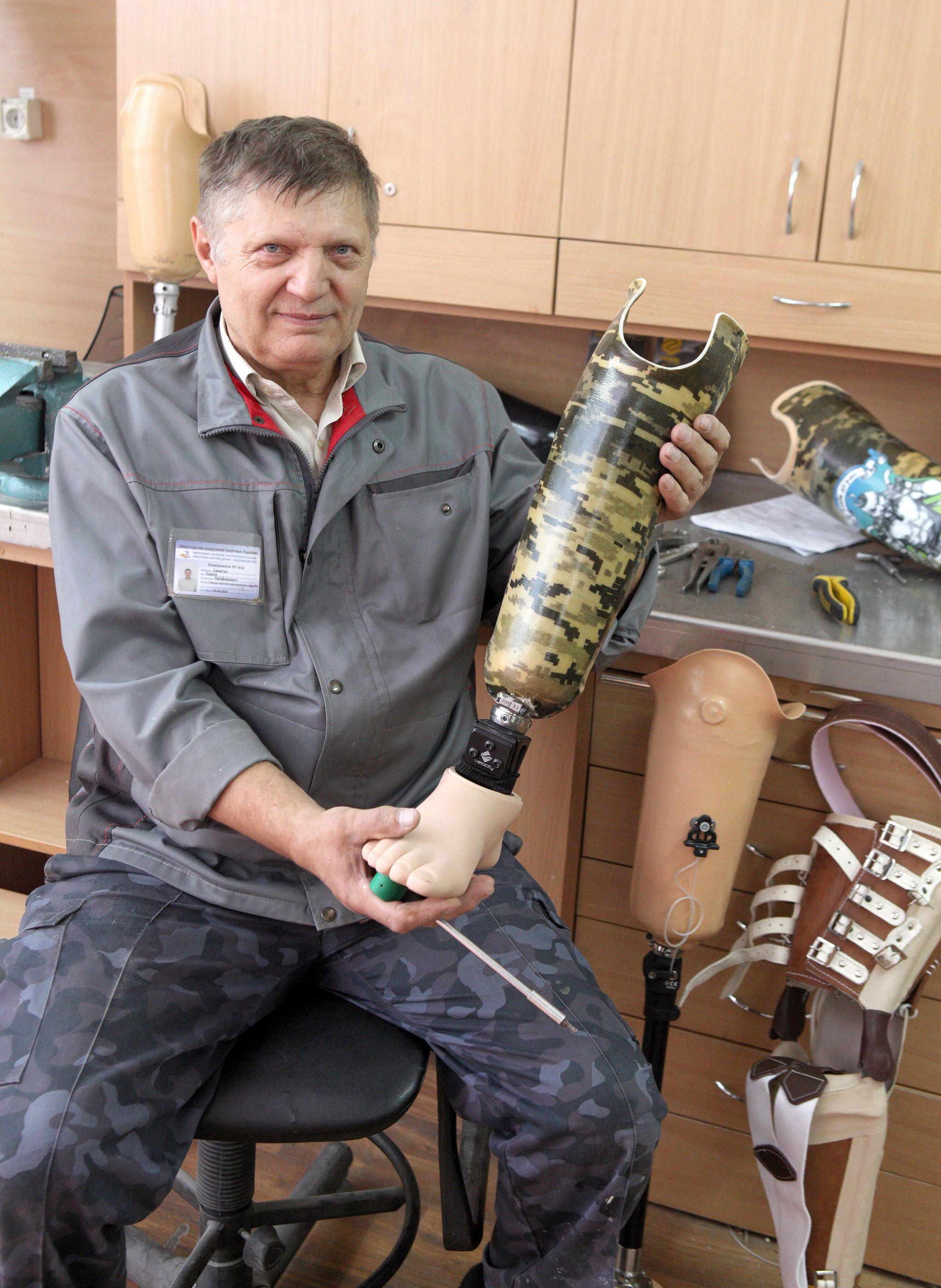 Новини Вінниці - фото з «Приносить задоволення допомагати людям»: історія слюсаря-протезиста Павла Свентуха