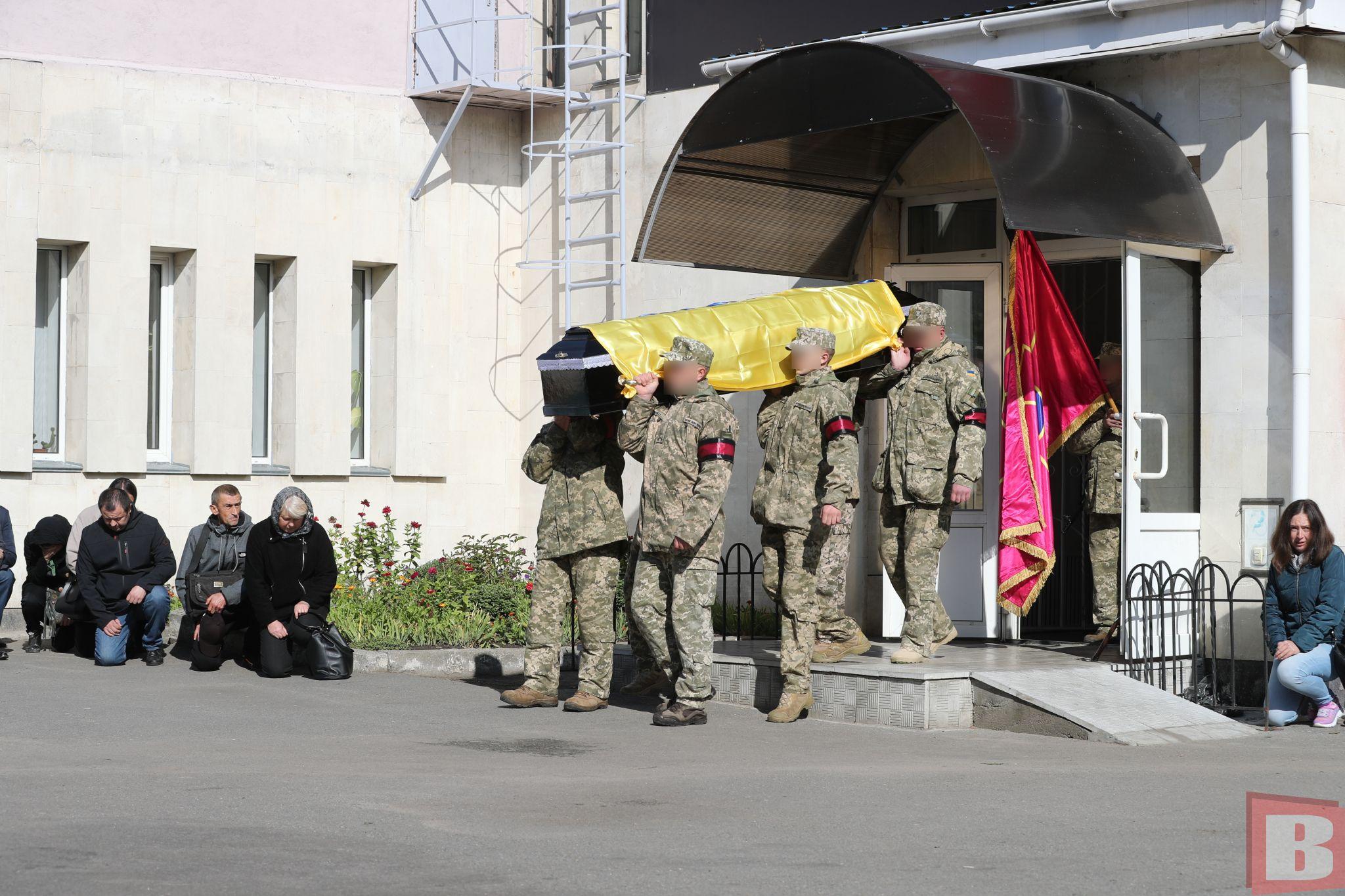 Новини Хмельницького - фото з “Казав, що обов’язково повернеться”. У Хмельницькому попрощалися із Генадієм Стерницьким