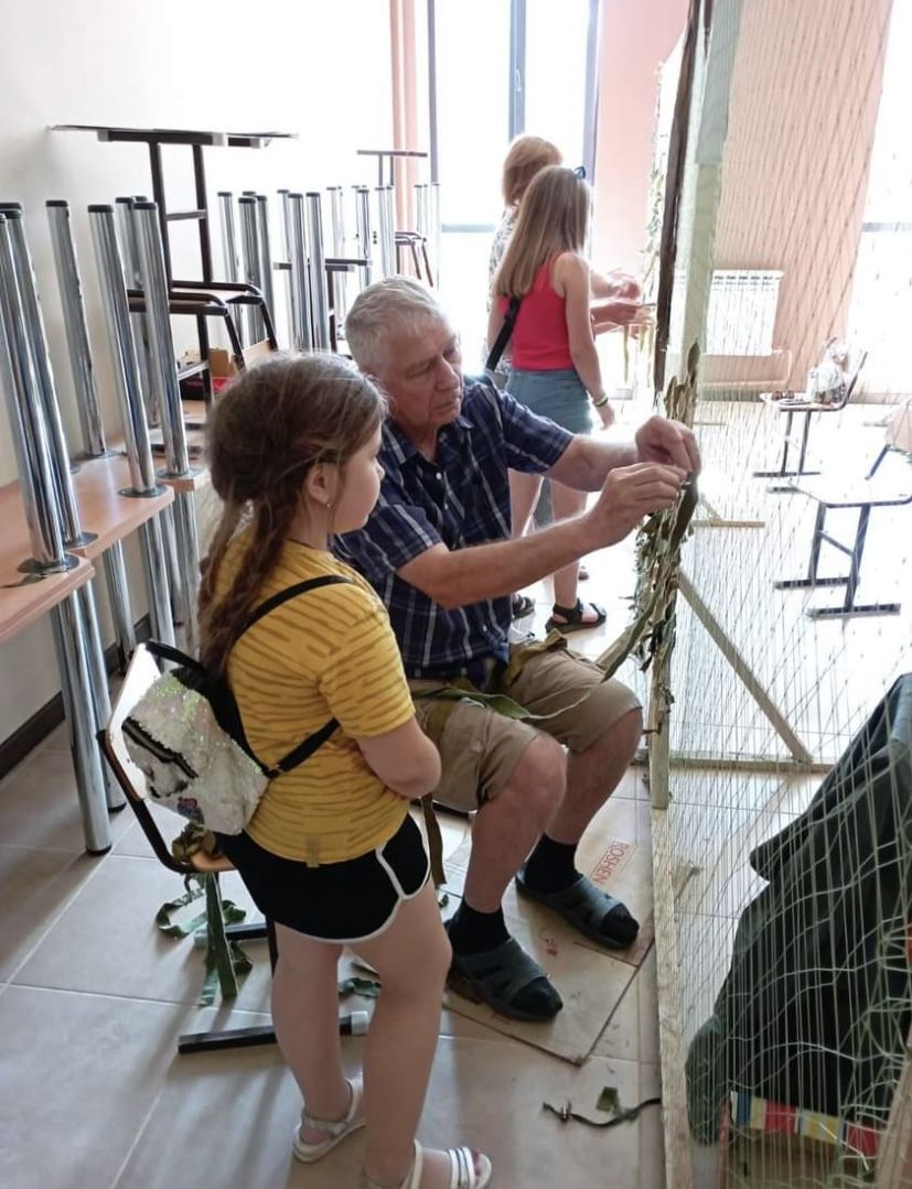 Новини Тернополя - фото з Воїнам на передову терміново потрібні маскувальні сітки. Потрібні робочі руки, долучайтесь!