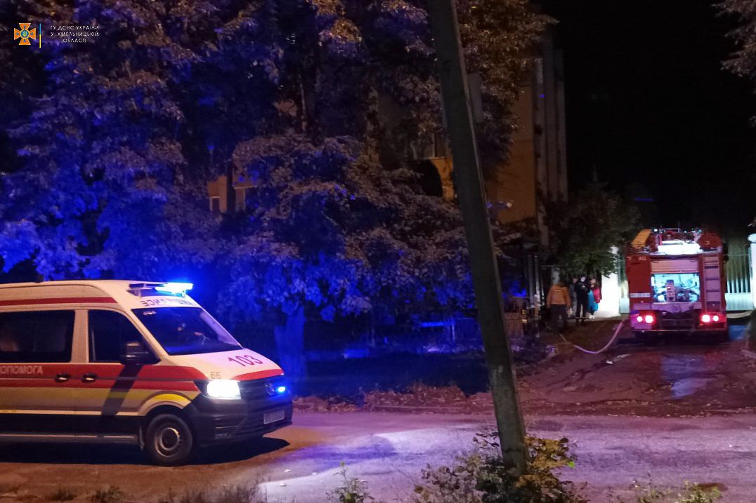 Новини Хмельницького - фото з У п’ятиповерхівці в Кам’янці загорілась квартира (ФОТО)