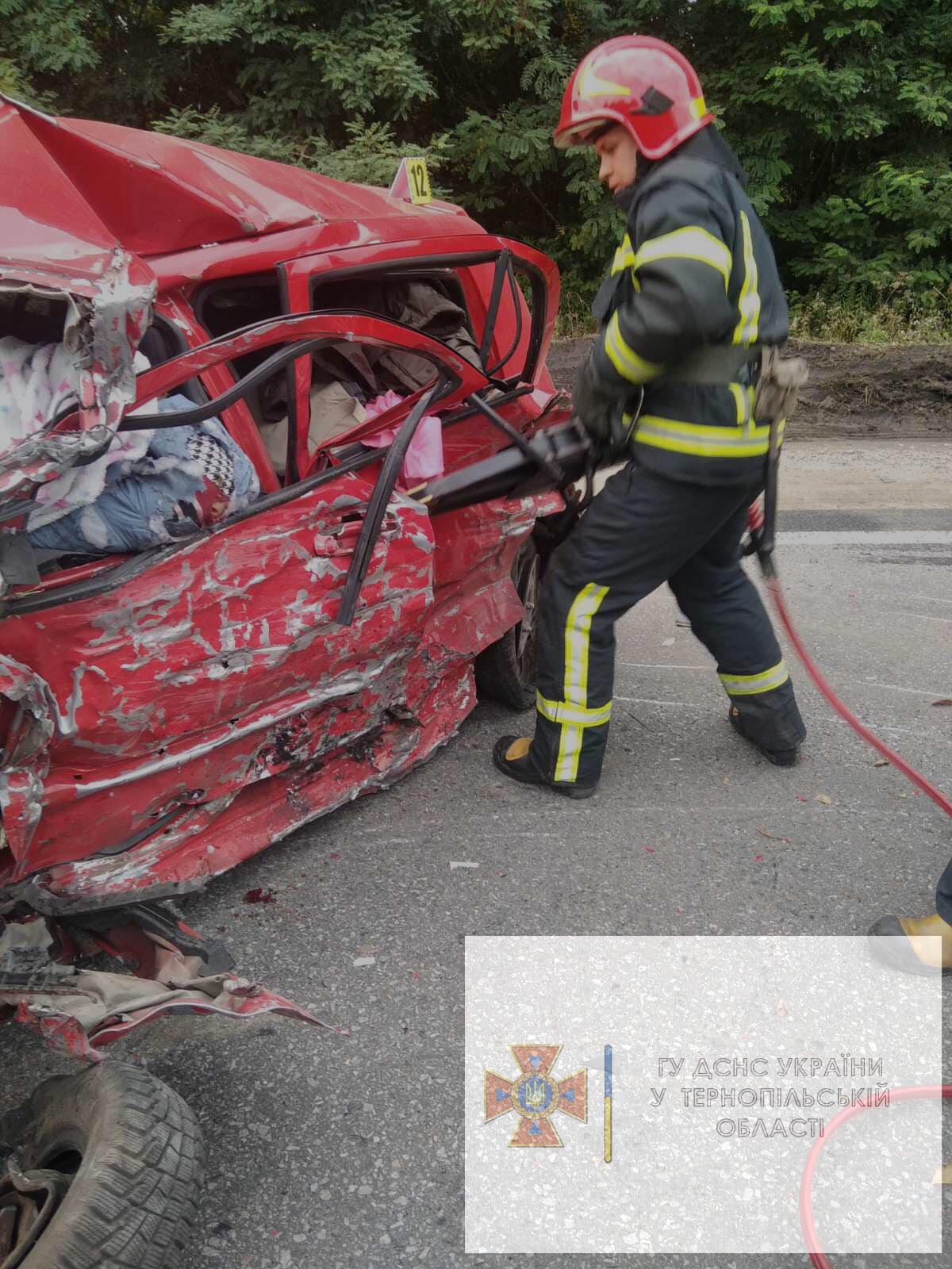 Новини Тернополя - фото з Смертельна аварія на Кременеччині: водійка Hyundai загинула, ще четверо осіб у лікарні