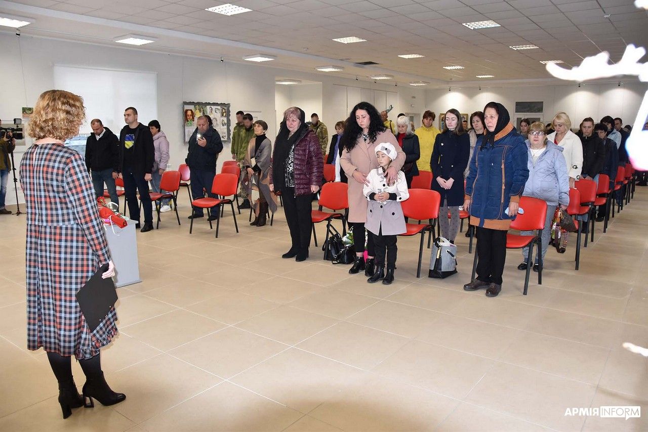 Новини Хмельницького - фото з У Хмельницькому діє виставка Ангела, який загинув на війні