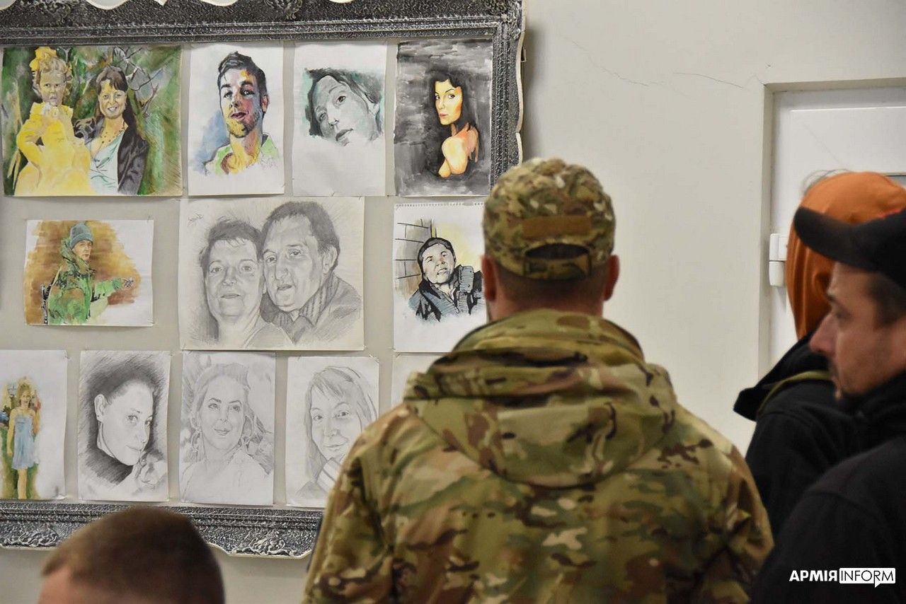 Новини Хмельницького - фото з У Хмельницькому діє виставка Ангела, який загинув на війні