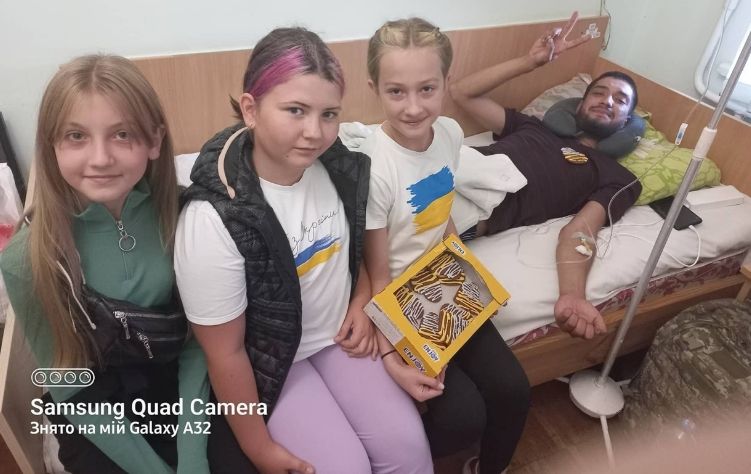 Новини Вінниці - фото з «Спершу це здавалося неможливим». Три подружки з матусями зібрали гроші на авто для військових