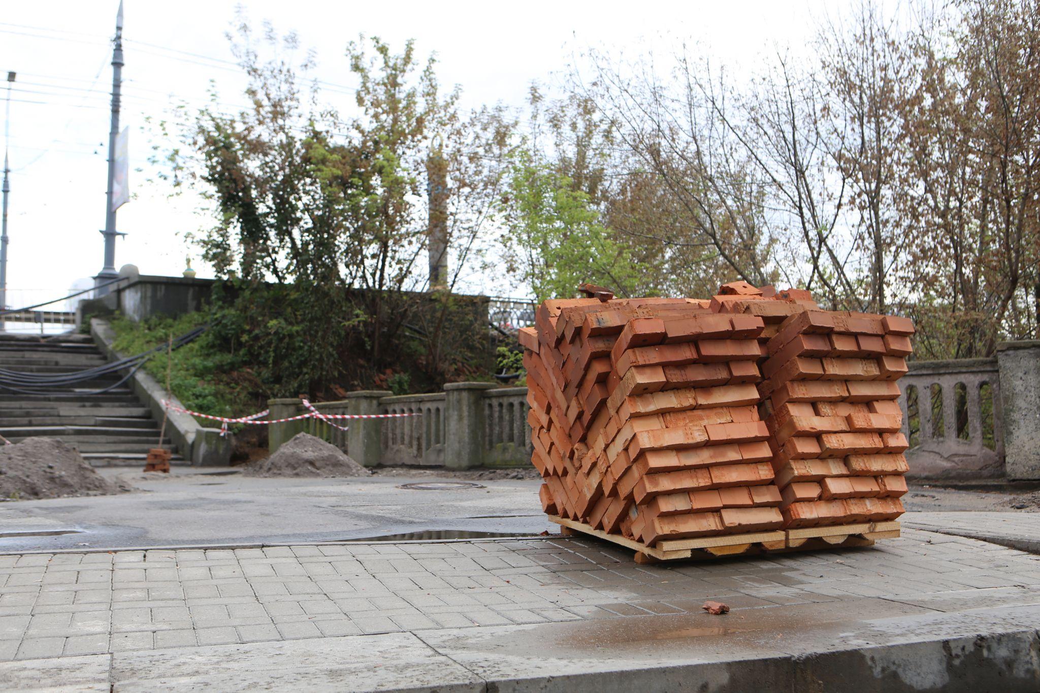 Новини Вінниці - фото з «Це триватиме ще кілька тижнів»: які роботи проводять на Центральному мосту та на площі Героїв Чорнобиля