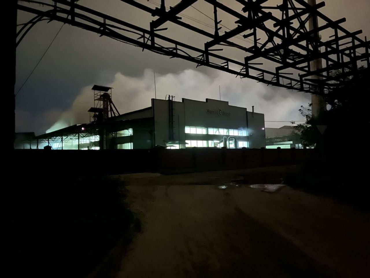 Новини Вінниці - фото з «Проходячи це місце, неможливо дихати»: в районі колишнього хімзаводу задимлення й сморід