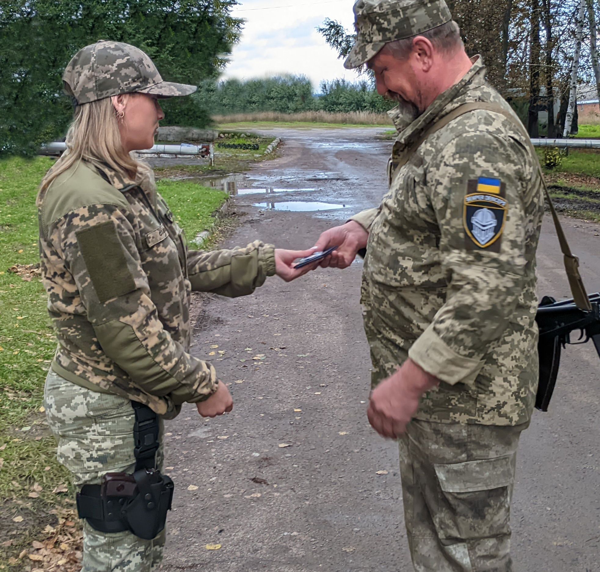 Новини Хмельницького - фото з Бойових медиків з Хмельниччини нагородили відзнаками (ФОТО)