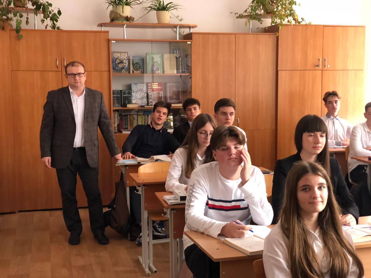 Новини Тернополя - фото з Вчитися на помилках інших, щоб знов не бачити війни: як викладає історію вчитель-новатор з Тернополя