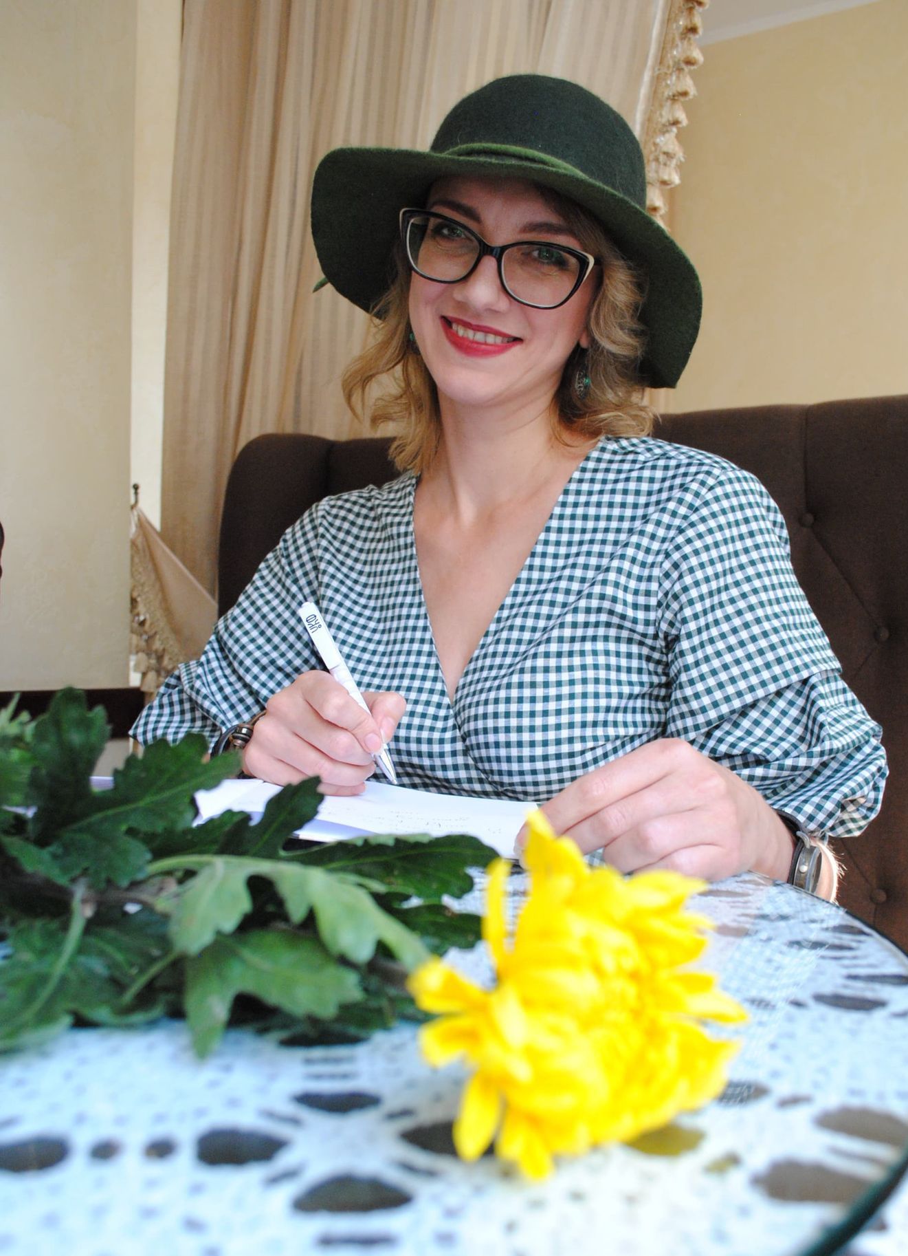 Новини Тернополя - фото з Як тернопільська казкарка написала оповідки про морпіха Діанова, «Пташку» та інших