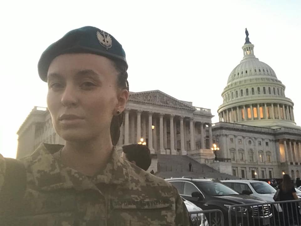 Новини Вінниці - фото з «Хаймарсів буде більше і ще дечого». Що робила у Пентагоні онука нашого земляка з Калинівки?