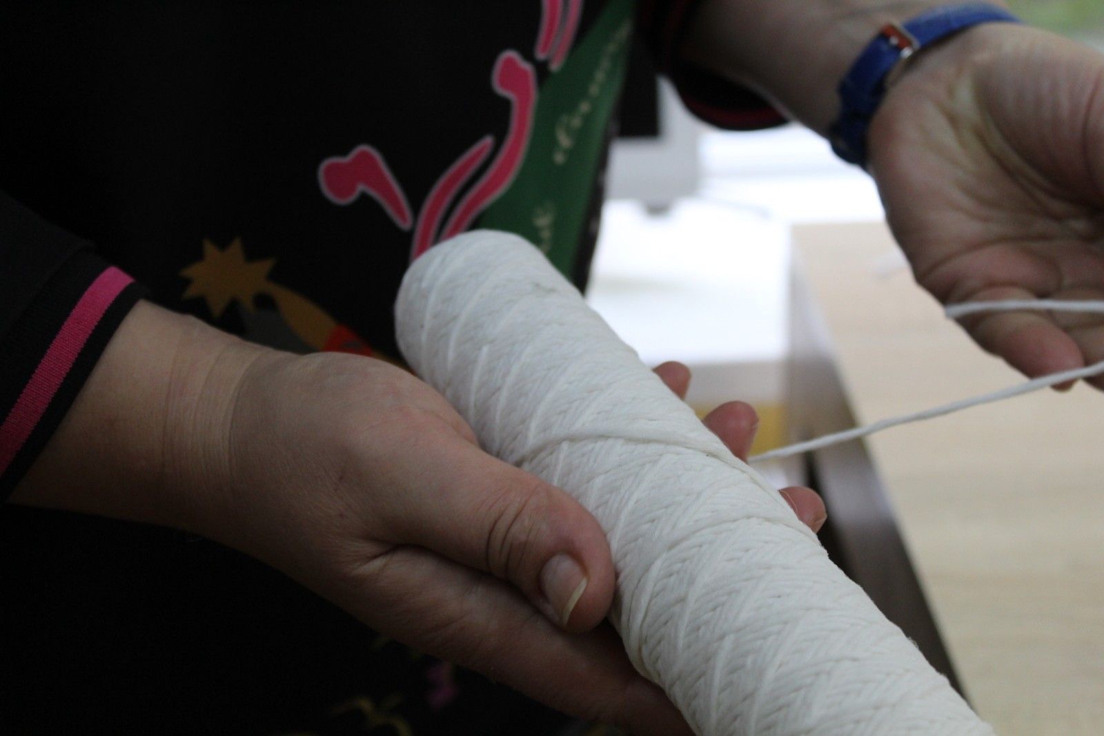 Новини Тернополя - фото з На кікімору – шнурок з водяних фільтрів. Як шиють амуніцію й захисне спорядження для ЗСУ?